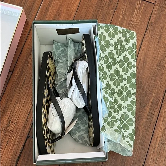 Kate Spade Black Leopard Flip Flops - Picture 3 of 4